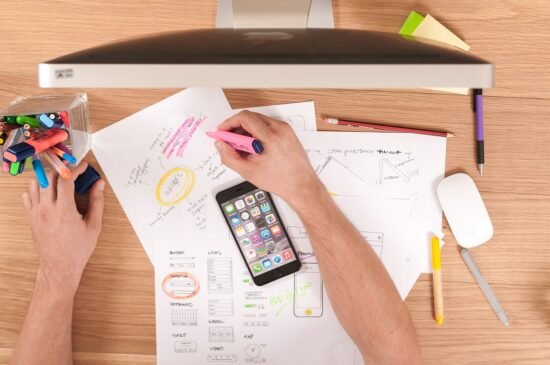 Desarrollo de Aplicaciones y Páginas Web con Yeeply